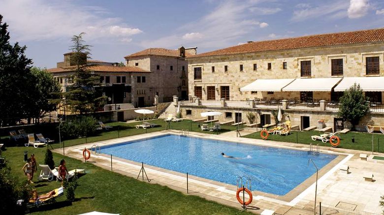 <b>Parador de Zamora Pool</b>. Images powered by <a href="https://iceportal.shijigroup.com/" title="IcePortal" target="_blank">IcePortal</a>.