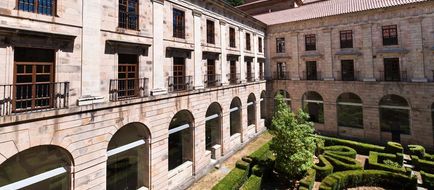 Parador Monasterio de Corias Exterior