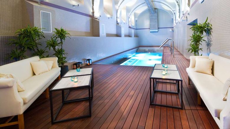 <b>Parador Monasterio de Corias Pool</b>. Images powered by <a href="https://iceportal.shijigroup.com/" title="IcePortal" target="_blank">IcePortal</a>.