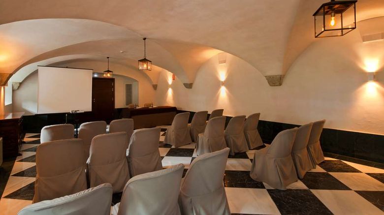 <b>Parador Monasterio de Corias Meeting</b>. Images powered by <a href="https://iceportal.shijigroup.com/" title="IcePortal" target="_blank">IcePortal</a>.
