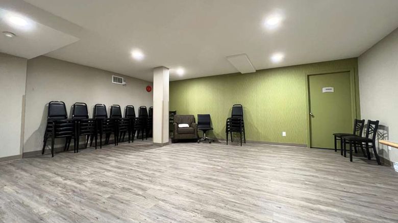 <b>Quality Inn & Suites Vernon Meeting</b>. Images powered by <a href="https://iceportal.shijigroup.com/" title="IcePortal" target="_blank">IcePortal</a>.