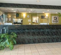 Quality Inn & Suites Vernon Lobby