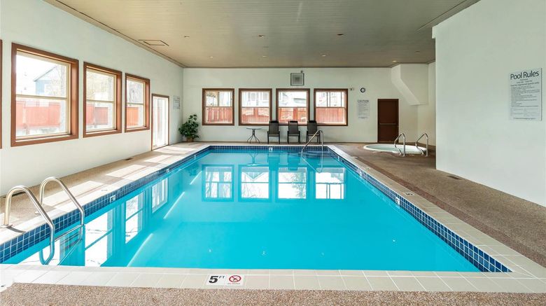 <b>Quality Inn & Suites Vernon Pool</b>. Images powered by <a href="https://iceportal.shijigroup.com/" title="IcePortal" target="_blank">IcePortal</a>.