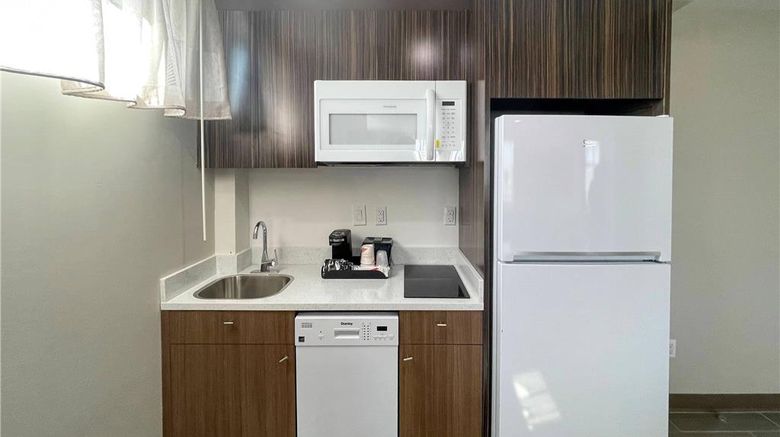 <b>MainStay Suites Room</b>. Images powered by <a href="https://iceportal.shijigroup.com/" title="IcePortal" target="_blank">IcePortal</a>.