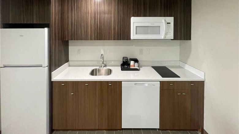 <b>MainStay Suites Room</b>. Images powered by <a href="https://iceportal.shijigroup.com/" title="IcePortal" target="_blank">IcePortal</a>.