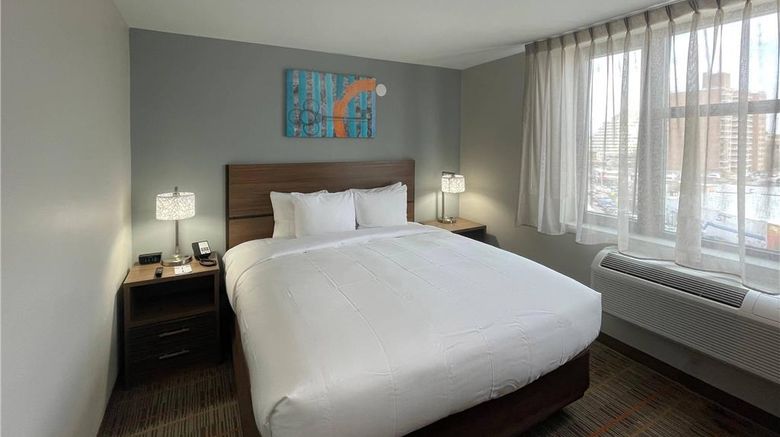<b>MainStay Suites Room</b>. Images powered by <a href="https://iceportal.shijigroup.com/" title="IcePortal" target="_blank">IcePortal</a>.