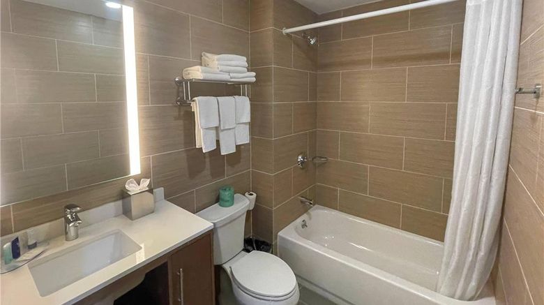 <b>MainStay Suites Room</b>. Images powered by <a href="https://iceportal.shijigroup.com/" title="IcePortal" target="_blank">IcePortal</a>.