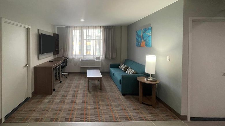 <b>MainStay Suites Room</b>. Images powered by <a href="https://iceportal.shijigroup.com/" title="IcePortal" target="_blank">IcePortal</a>.