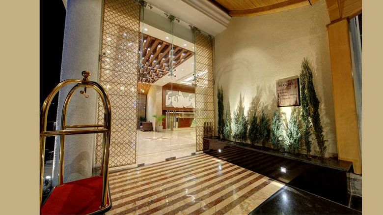 <b>Best Western Plus Revanta Lobby</b>. Images powered by <a href="https://iceportal.shijigroup.com/" title="IcePortal" target="_blank">IcePortal</a>.