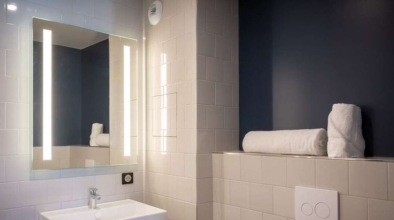 <b>Best Western 11BAUER Paris St Ouen Room</b>. Images powered by <a href="https://iceportal.shijigroup.com/" title="IcePortal" target="_blank">IcePortal</a>.