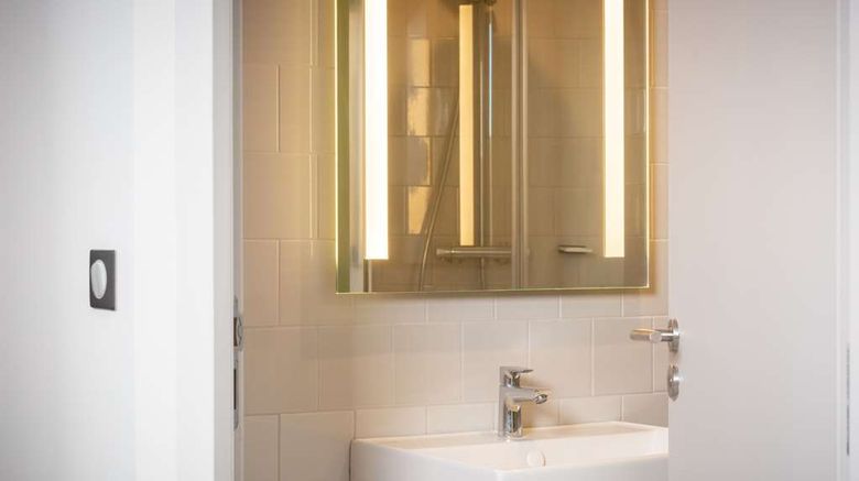 <b>Best Western 11BAUER Paris St Ouen Room</b>. Images powered by <a href="https://iceportal.shijigroup.com/" title="IcePortal" target="_blank">IcePortal</a>.