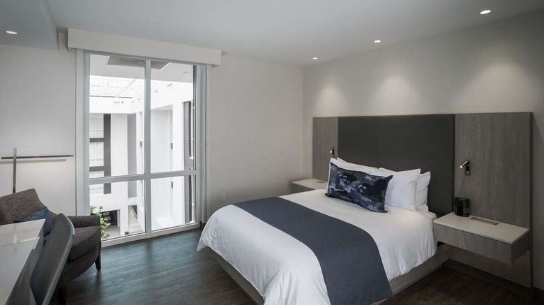 <b>Innovation Hotel Room</b>. Images powered by <a href="https://iceportal.shijigroup.com/" title="IcePortal" target="_blank">IcePortal</a>.