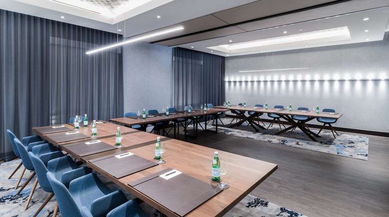 <b>Innovation Hotel Meeting</b>. Images powered by <a href="https://iceportal.shijigroup.com/" title="IcePortal" target="_blank">IcePortal</a>.