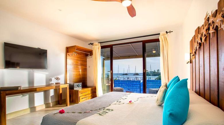 <b>True Blue Bay Resort Room</b>. Images powered by <a href="https://iceportal.shijigroup.com/" title="IcePortal" target="_blank">IcePortal</a>.