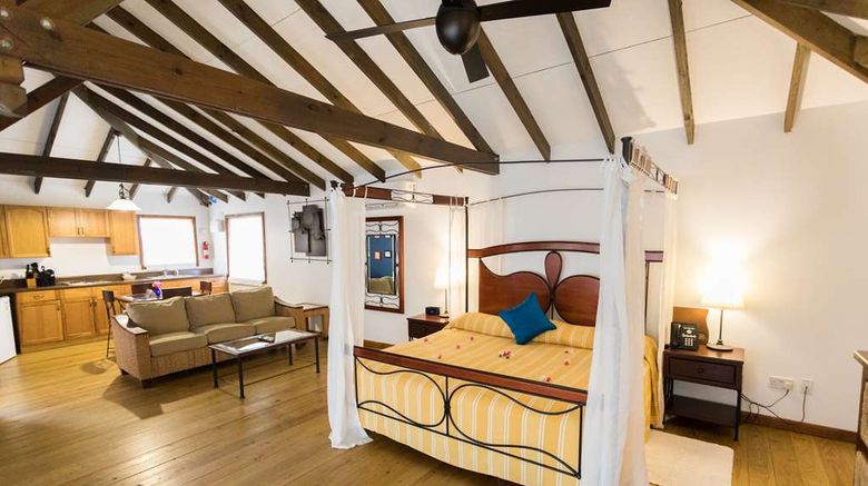 <b>True Blue Bay Resort Suite</b>. Images powered by <a href="https://iceportal.shijigroup.com/" title="IcePortal" target="_blank">IcePortal</a>.