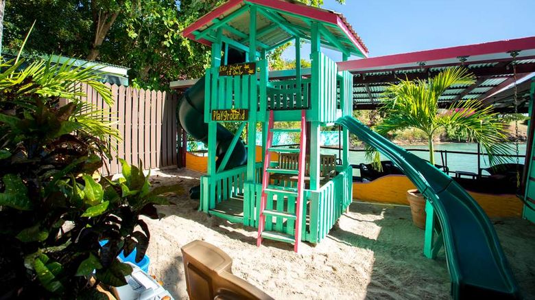 <b>True Blue Bay Resort Recreation</b>. Images powered by <a href="https://iceportal.shijigroup.com/" title="IcePortal" target="_blank">IcePortal</a>.