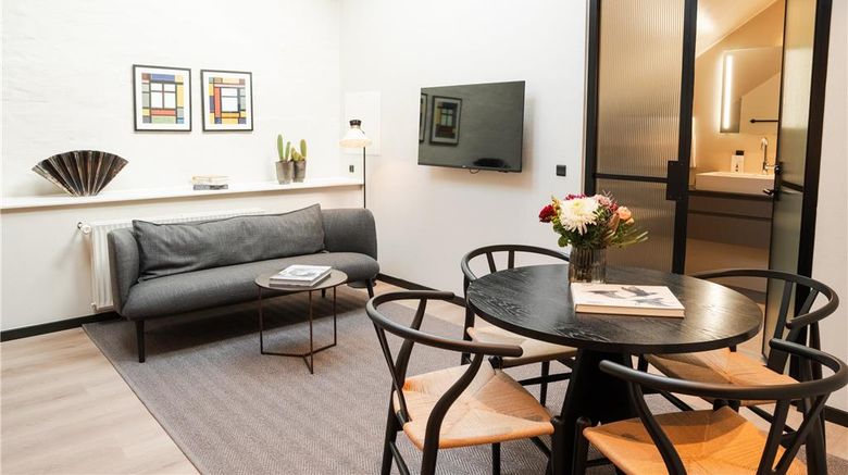 <b>Hotel Scheelsminde Suite</b>. Images powered by <a href="https://iceportal.shijigroup.com/" title="IcePortal" target="_blank">IcePortal</a>.