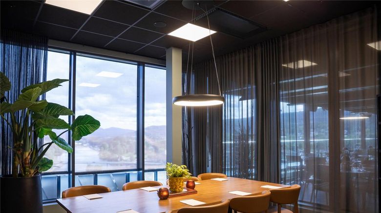 <b>Home Hotel 1624 Meeting</b>. Images powered by <a href="https://iceportal.shijigroup.com/" title="IcePortal" target="_blank">IcePortal</a>.