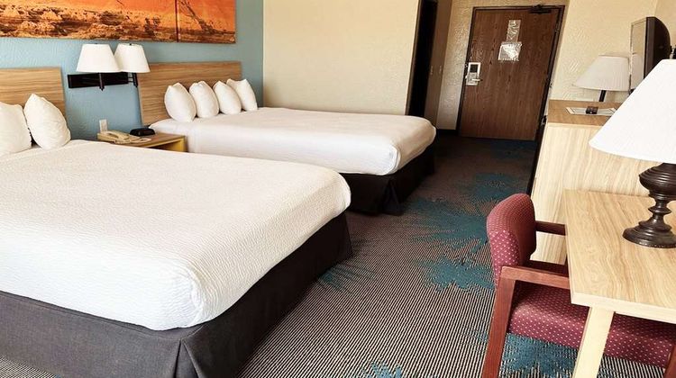 Days Inn by Wyndham Ozark Springs Room