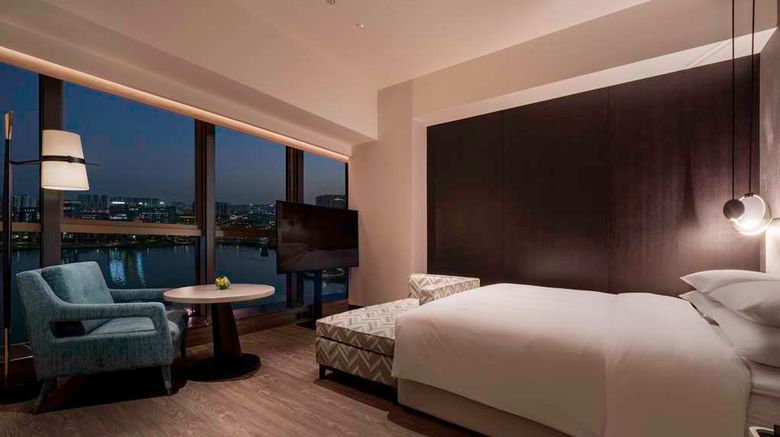 <b>Hyatt Centric Lakeside Ningbo Suite</b>. Images powered by <a href="https://iceportal.shijigroup.com/" title="IcePortal" target="_blank">IcePortal</a>.