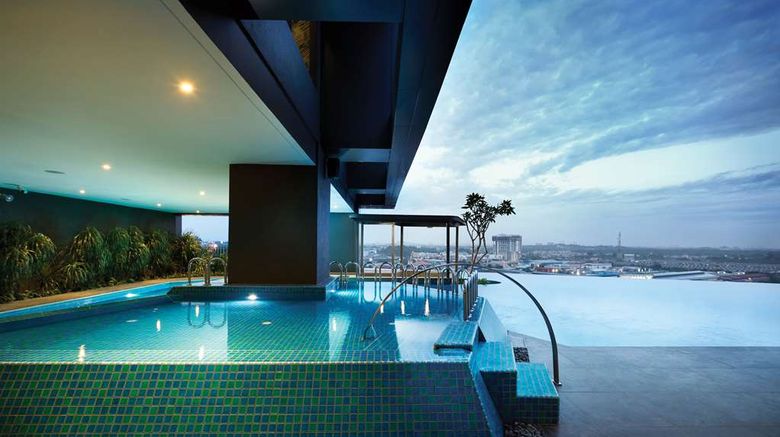 <b>DoubleTree by Hilton Shah Alam i-City Pool</b>. Images powered by <a href="https://iceportal.shijigroup.com/" title="IcePortal" target="_blank">IcePortal</a>.