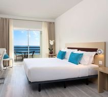 TRYP Lisboa Caparica Mar Hotel Room