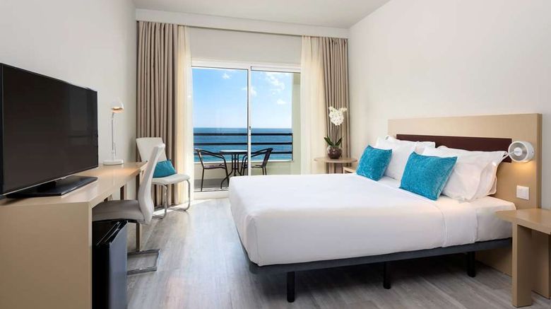 <b>TRYP Lisboa Caparica Mar Hotel Room</b>. Images powered by <a href="https://iceportal.shijigroup.com/" title="IcePortal" target="_blank">IcePortal</a>.