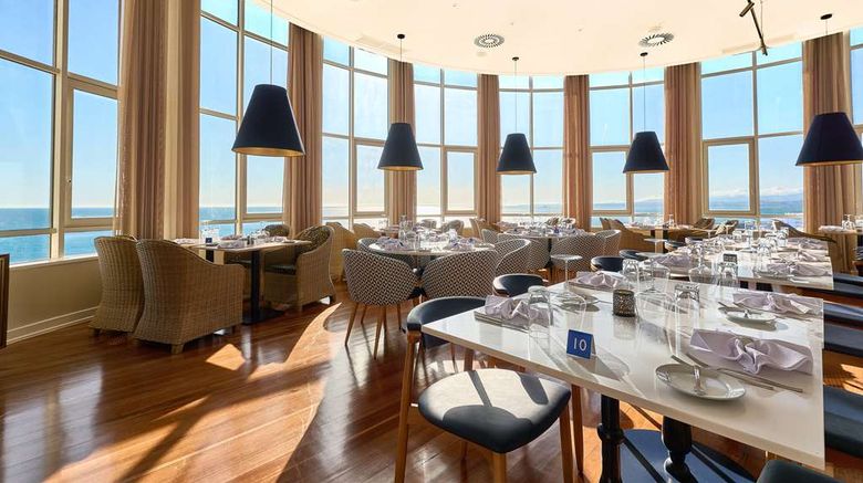 <b>TRYP Lisboa Caparica Mar Hotel Restaurant</b>. Images powered by <a href="https://iceportal.shijigroup.com/" title="IcePortal" target="_blank">IcePortal</a>.