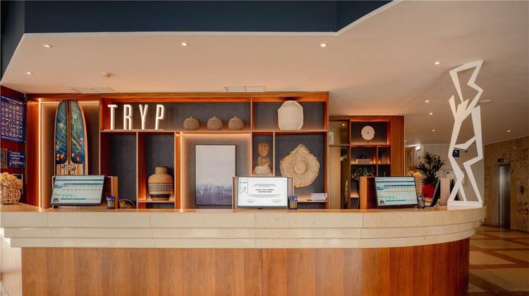 TRYP Lisboa Caparica Mar Hotel Lobby