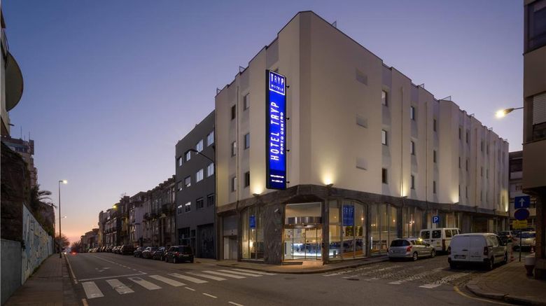 <b>Tryp Porto Centro Exterior</b>. Images powered by <a href="https://iceportal.shijigroup.com/" title="IcePortal" target="_blank">IcePortal</a>.