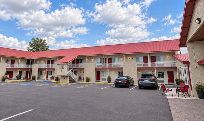 Econo Lodge Exterior