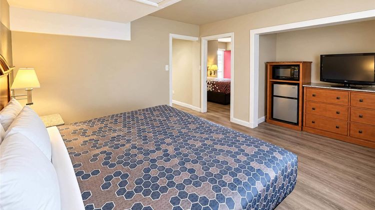 Econo Lodge Room