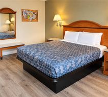 Econo Lodge Room