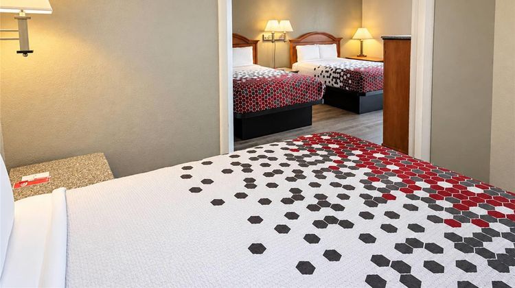 Econo Lodge Room