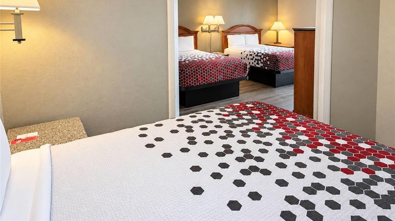 <b>Econo Lodge Room</b>. Images powered by <a href="https://iceportal.shijigroup.com/" title="IcePortal" target="_blank">IcePortal</a>.