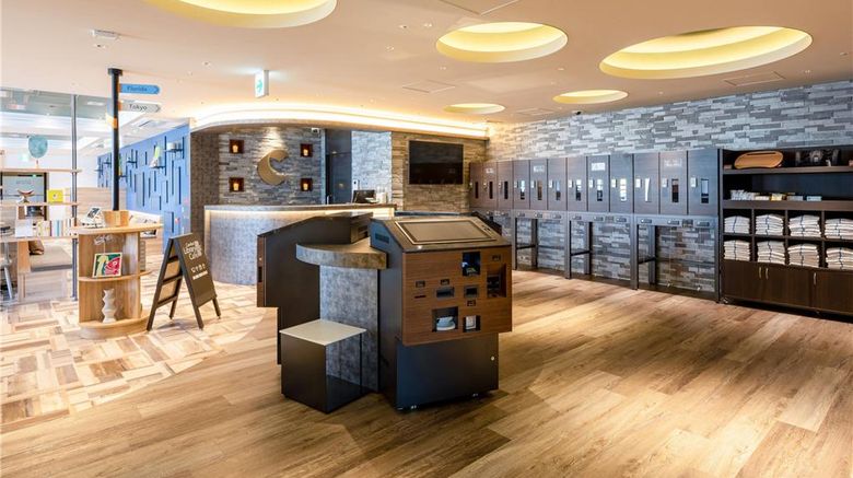 <b>Comfort Hotel Takamatsu Lobby</b>. Images powered by <a href="https://iceportal.shijigroup.com/" title="IcePortal" target="_blank">IcePortal</a>.
