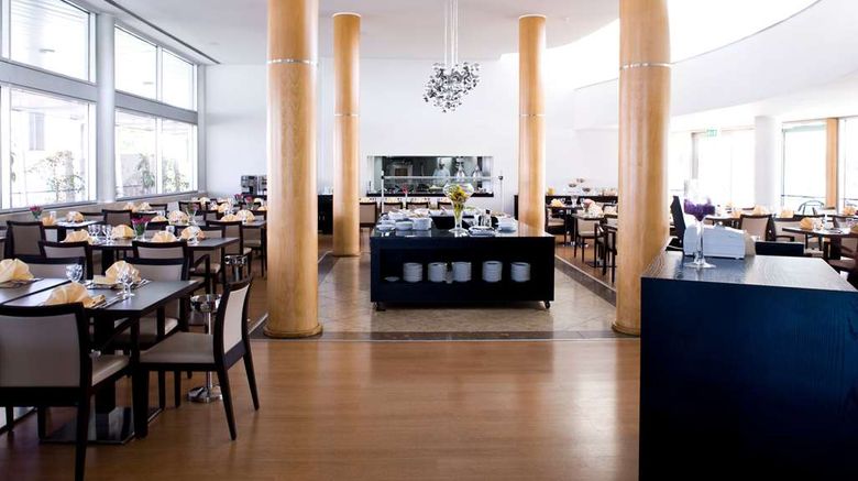 <b>Tryp Porto Expo Restaurant</b>. Images powered by <a href="https://iceportal.shijigroup.com/" title="IcePortal" target="_blank">IcePortal</a>.