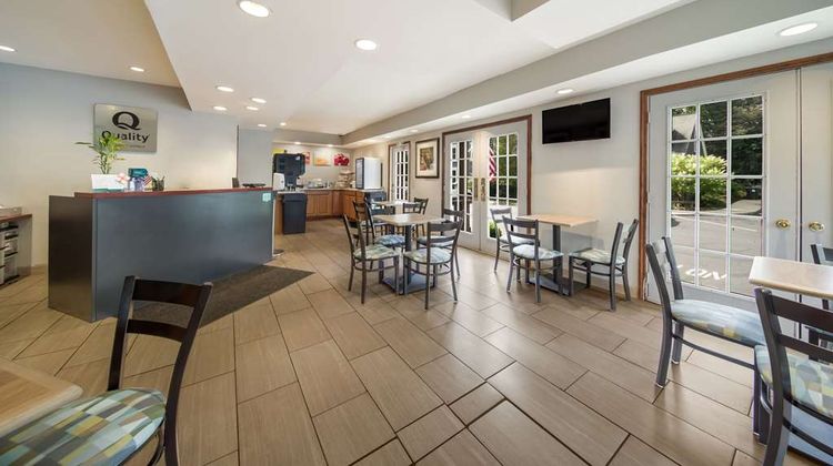 Quality Inn Great Barrington Lobby