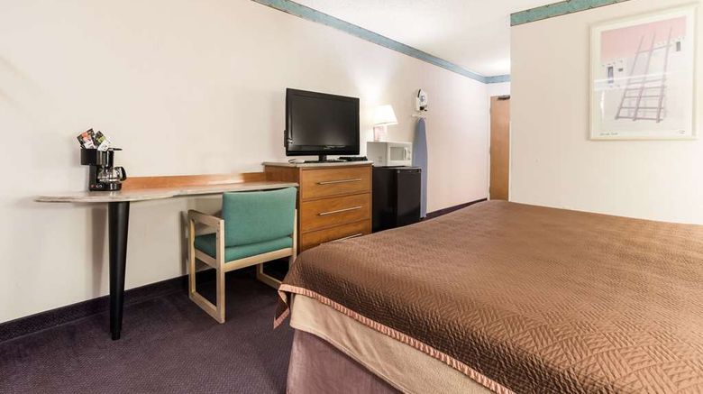 <b>Rodeway Inn Gallup Room</b>. Images powered by <a href="https://iceportal.shijigroup.com/" title="IcePortal" target="_blank">IcePortal</a>.
