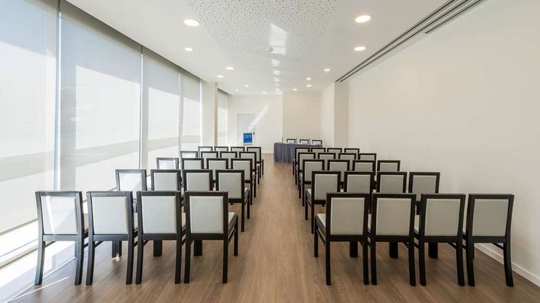 <b>Tryp Leiria Meeting</b>. Images powered by <a href="https://iceportal.shijigroup.com/" title="IcePortal" target="_blank">IcePortal</a>.