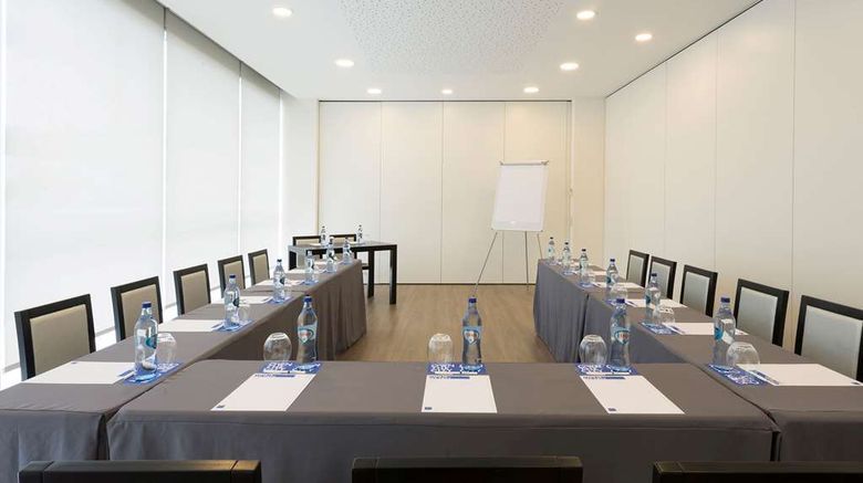 <b>Tryp Leiria Meeting</b>. Images powered by <a href="https://iceportal.shijigroup.com/" title="IcePortal" target="_blank">IcePortal</a>.