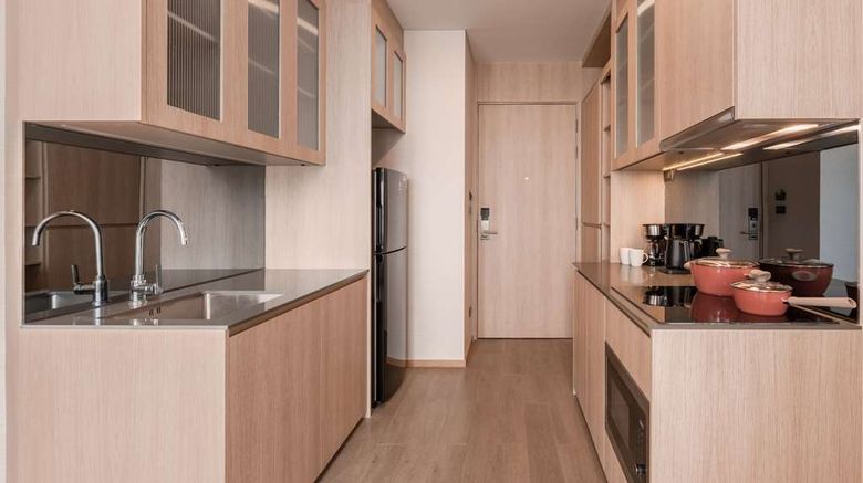 <b>Wyndham Garden Bangkok at Sukhumvit 42 Suite</b>. Images powered by <a href="https://iceportal.shijigroup.com/" title="IcePortal" target="_blank">IcePortal</a>.