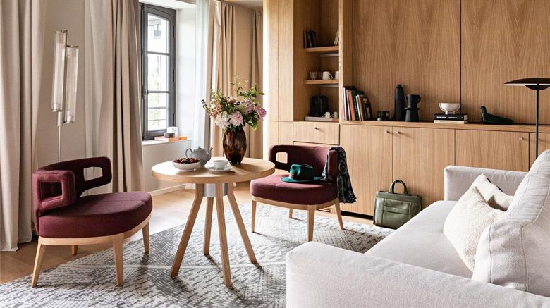 <b>Domaine Reine Margot Paris-MGallery Suite</b>. Images powered by <a href="https://iceportal.shijigroup.com/" title="IcePortal" target="_blank">IcePortal</a>.