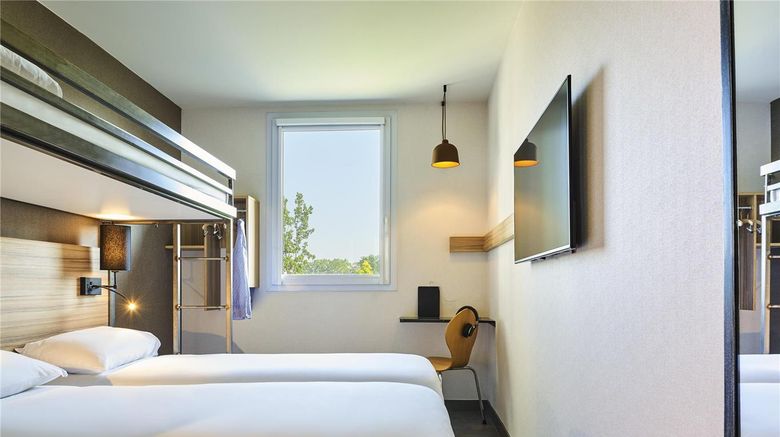 <b>Ibis Budget Paris Nord 18 Room</b>. Images powered by <a href="https://iceportal.shijigroup.com/" title="IcePortal" target="_blank">IcePortal</a>.
