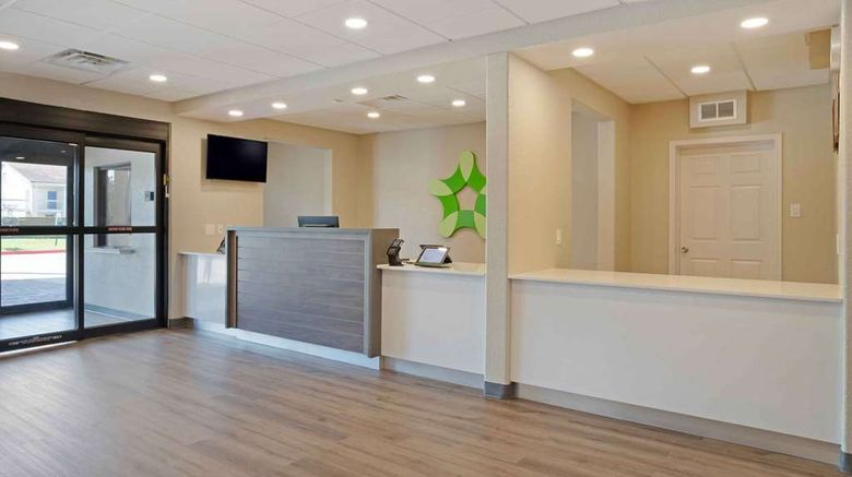 <b>Extended Stay America Suites Lobby</b>. Images powered by <a href="https://iceportal.shijigroup.com/" title="IcePortal" target="_blank">IcePortal</a>.