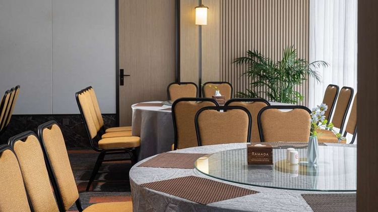 Ramada by Wyndham Guilin Yangshuo Resort Restaurant
