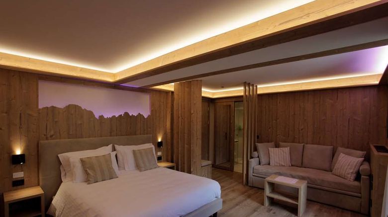 <b>Hotel Cima Rosetta, BW Signature Coll Room</b>. Images powered by <a href="https://iceportal.shijigroup.com/" title="IcePortal" target="_blank">IcePortal</a>.