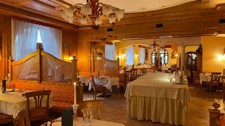 <b>Hotel Cima Rosetta, BW Signature Coll Restaurant</b>. Images powered by <a href="https://iceportal.shijigroup.com/" title="IcePortal" target="_blank">IcePortal</a>.