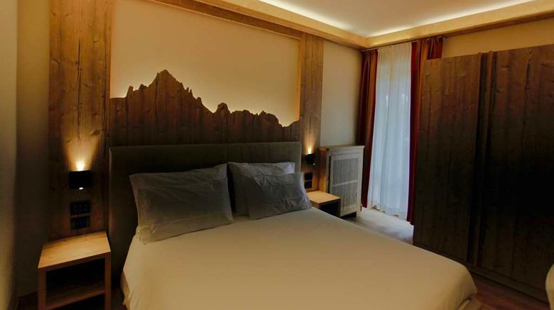 <b>Hotel Cima Rosetta, BW Signature Coll Room</b>. Images powered by <a href="https://iceportal.shijigroup.com/" title="IcePortal" target="_blank">IcePortal</a>.