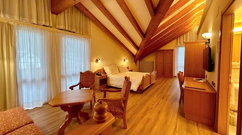 <b>Hotel Cima Rosetta, BW Signature Coll Suite</b>. Images powered by <a href="https://iceportal.shijigroup.com/" title="IcePortal" target="_blank">IcePortal</a>.